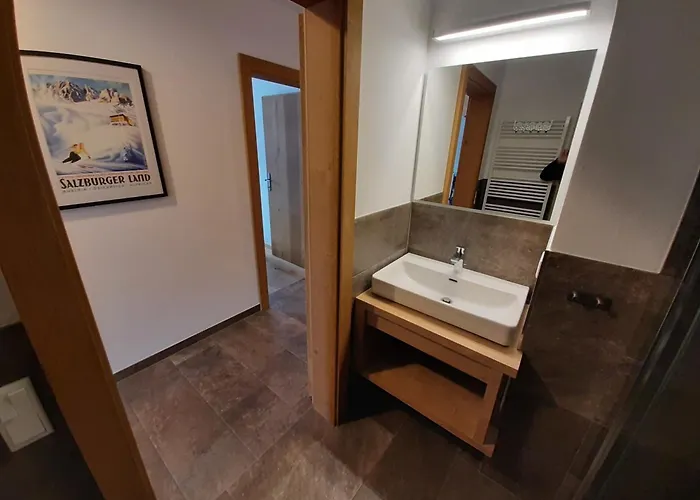 Alpin Residenz Panoramabahn Kitzbuehel * هولرسباخ ام بنزغ